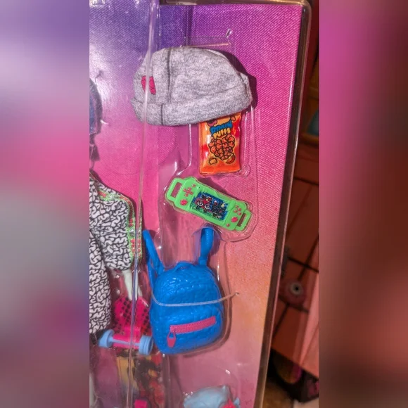 Monster High Ghoulia Yelps G3 Release, New In The Box Excellent - Picture 4 of 11